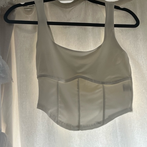 White crop top - Picture 1 of 2